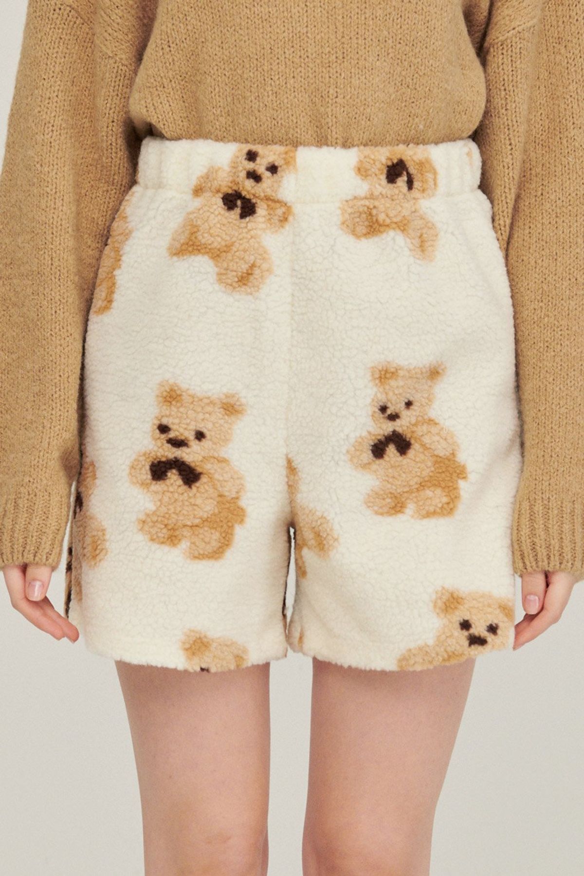 스토레츠(STORETS) Sunny Teddy Faux Shearling Shorts - 사이즈 & 후기 | 무신사