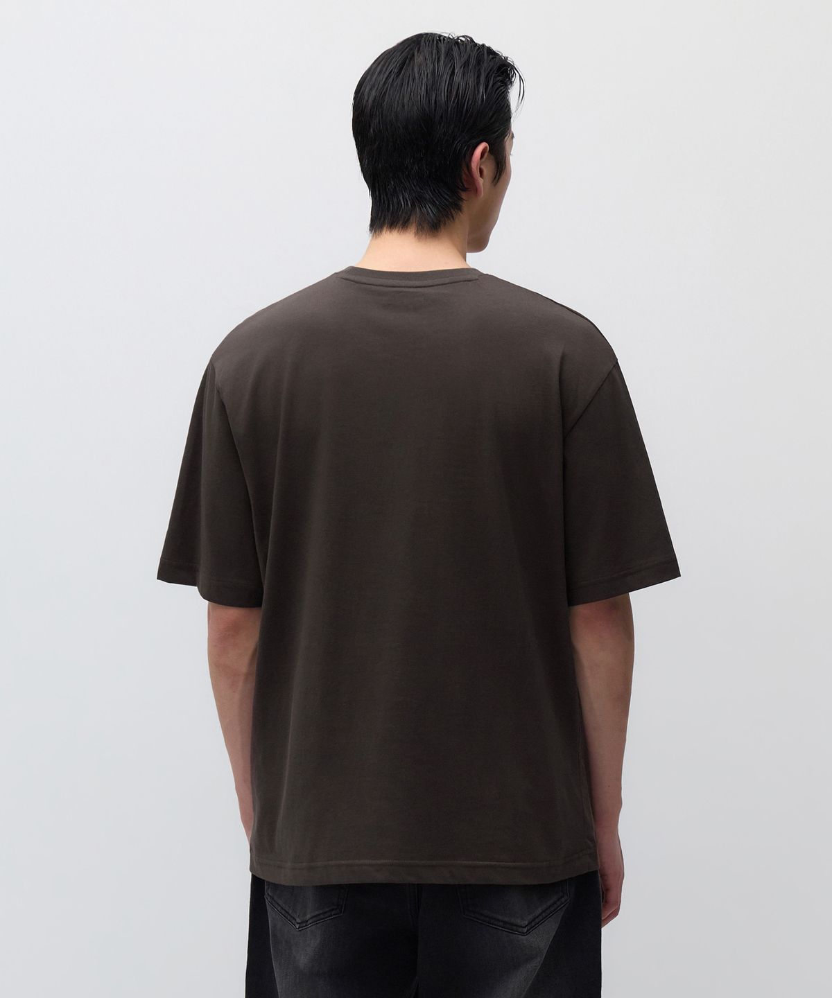 무신사 스탠다드(MUSINSA STANDARD) [쿨탠다드] 릴렉스 핏 크루 넥 티셔츠 [다크 브라운]