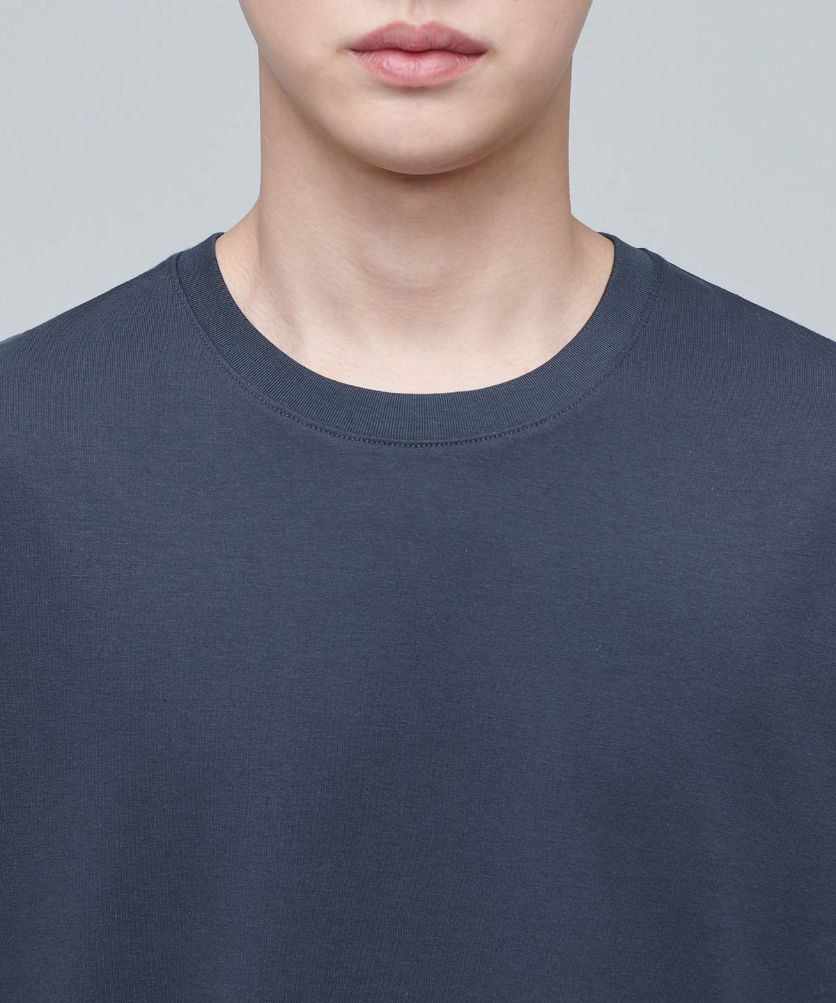 무신사 스탠다드(MUSINSA STANDARD) [쿨탠다드] 릴렉스 핏 크루 넥 티셔츠 [아이언 그레이]