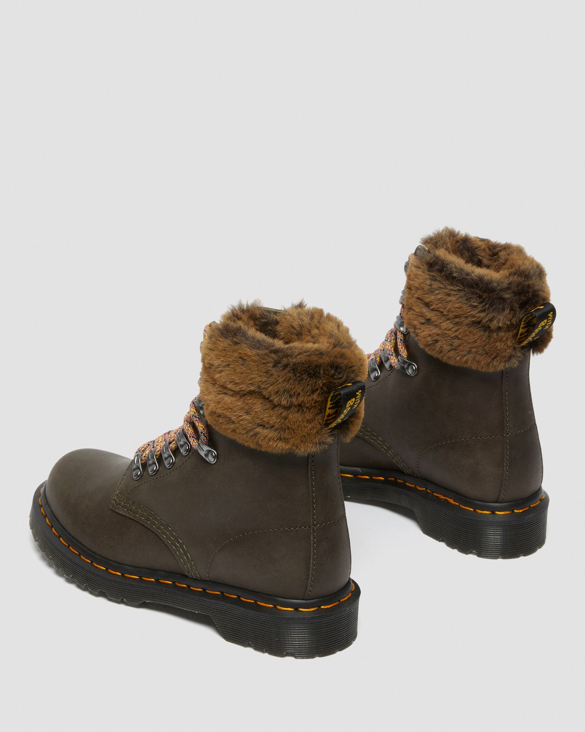 닥터마틴(DR.MARTENS) 1460 세레나 - KHA / 26951481