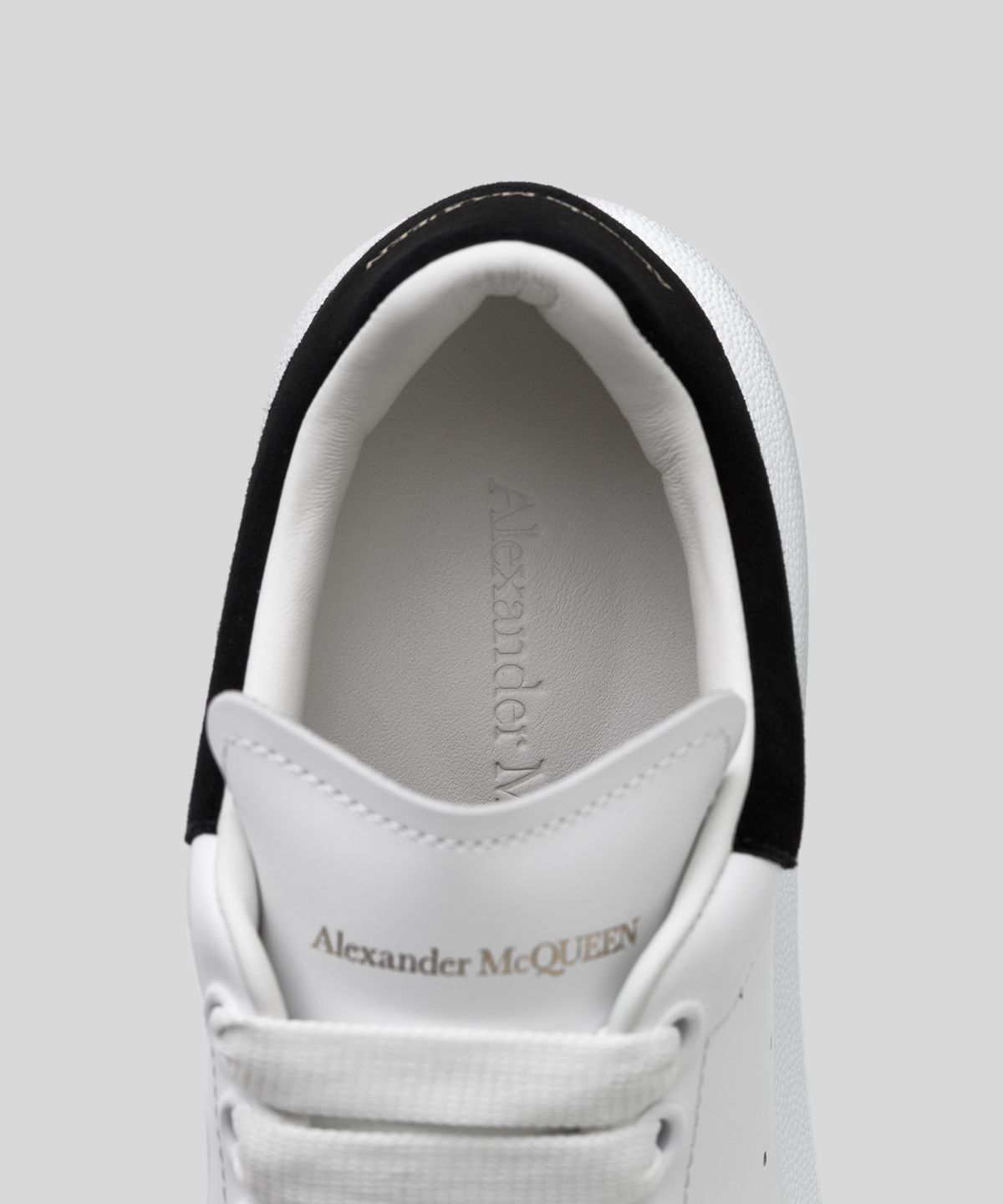 알렉산더 맥퀸(ALEXANDER McQUEEN) 오버사이즈 스니커즈 - 화이트:블랙 / 553770WHGP79061