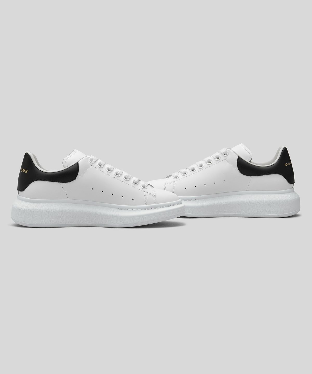 알렉산더 맥퀸(ALEXANDER McQUEEN) 오버사이즈 스니커즈 - 화이트:블랙 / 553680WHGP59061