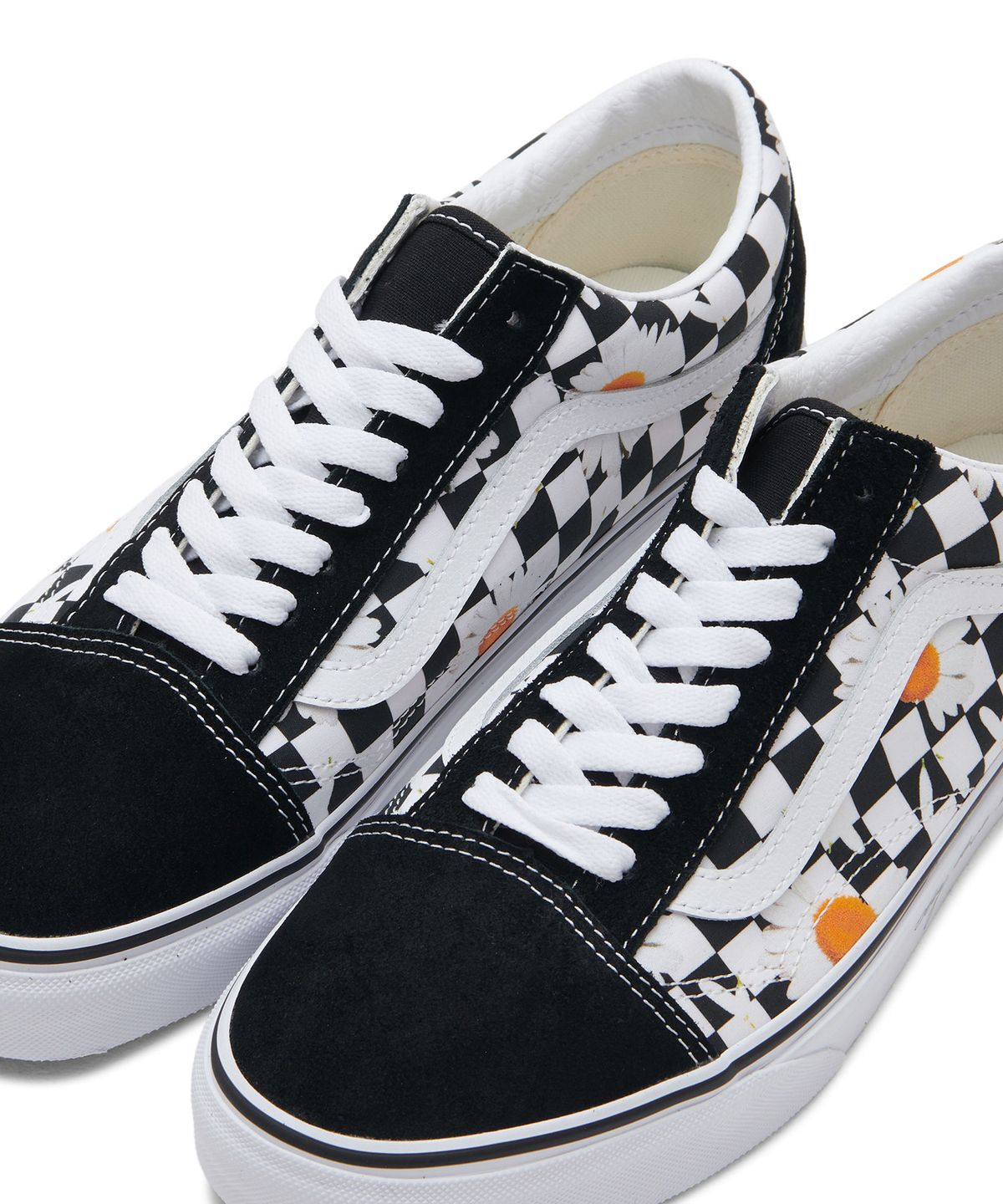 반스(VANS) 올드스쿨 - (러브 미/러브 미 낫) 데이지:트루 화이트 / VN0A5KRFB0B1