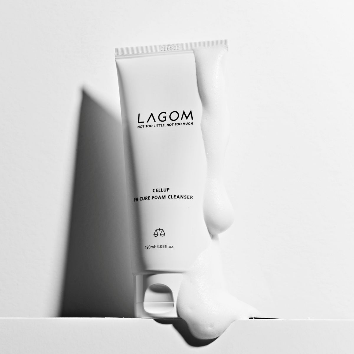 라곰(LAGOM) 셀럽 피에이치 큐어 폼 클렌저 120mlx2 (+클렌징 브러쉬 증정)