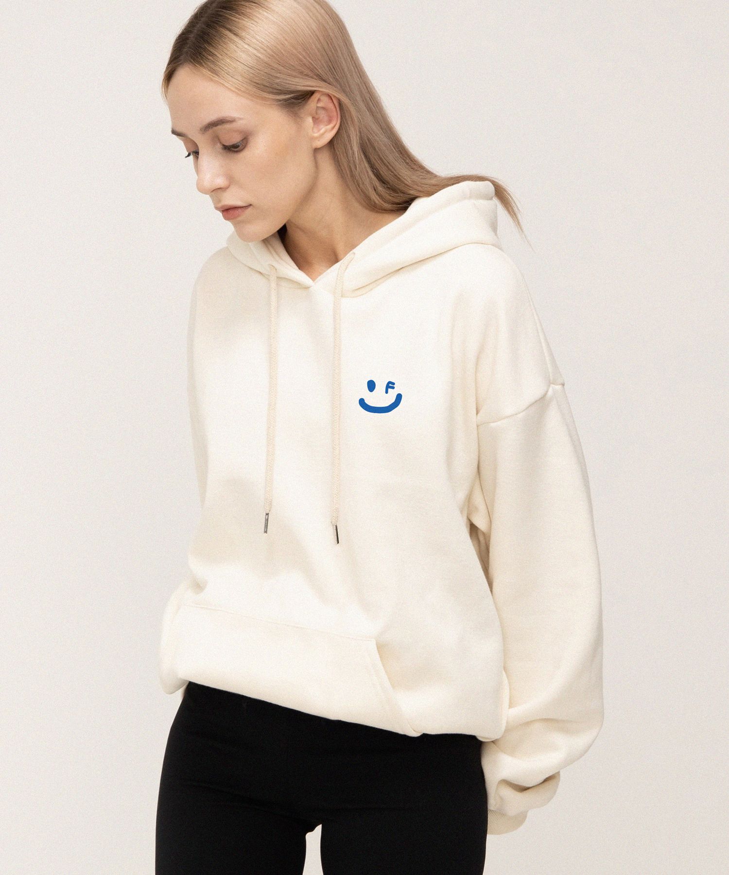 MUSINSA | GRAVER [UNISEX] SMALL DRAWING SMILE WHITE CLIP