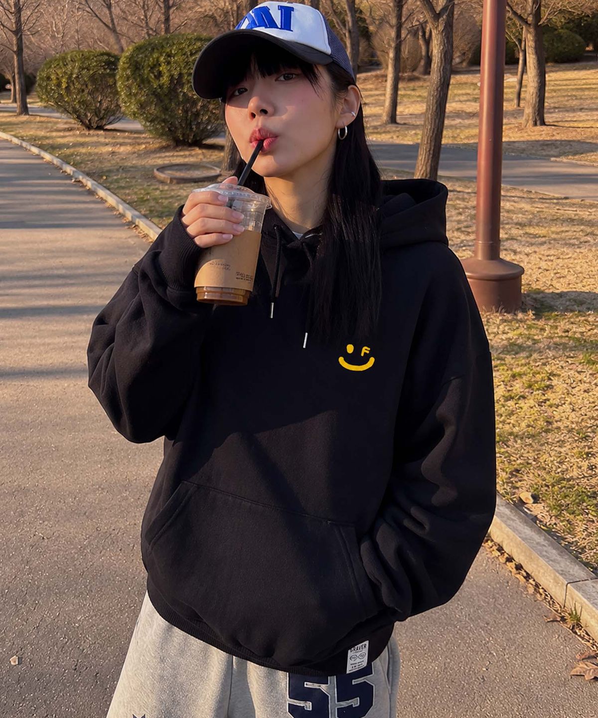그레이버(GRAVER) [UNISEX]스몰 드로잉스마일 후드티_블랙