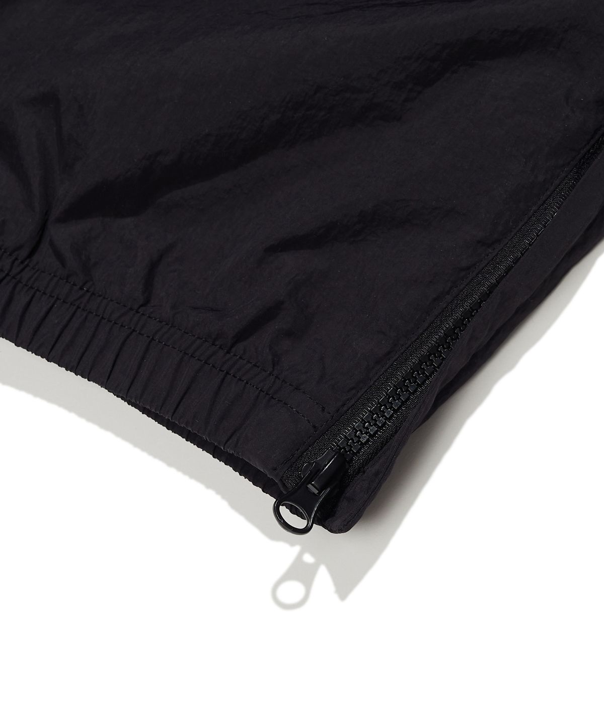 브라운브레스(BROWNBREATH) TAG NYLON PANTS - BLACK