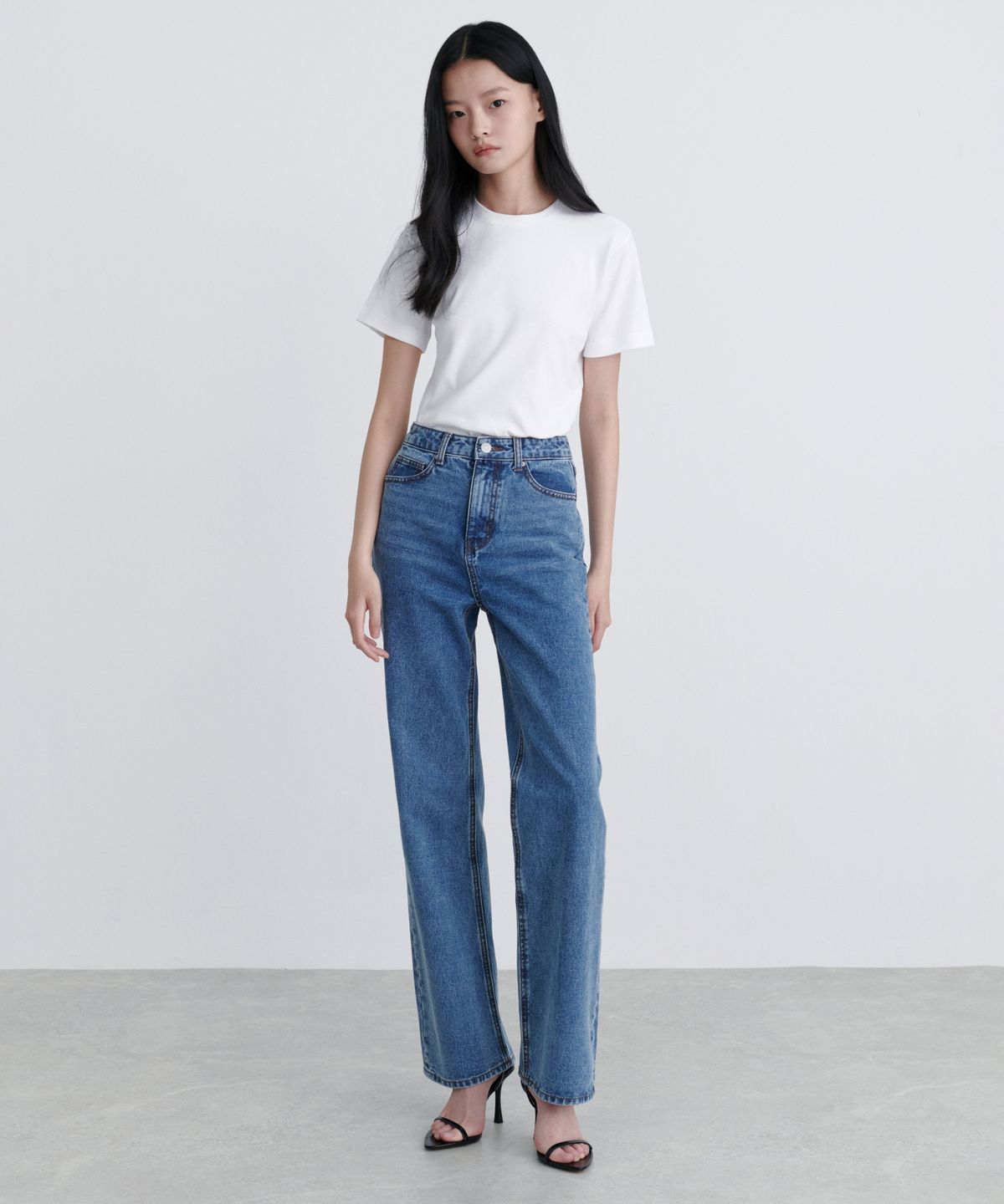 무신사 스탠다드 우먼(MUSINSA STANDARD WOMAN) 우먼즈 스트레이트 데님 팬츠 [미디엄 인디고]