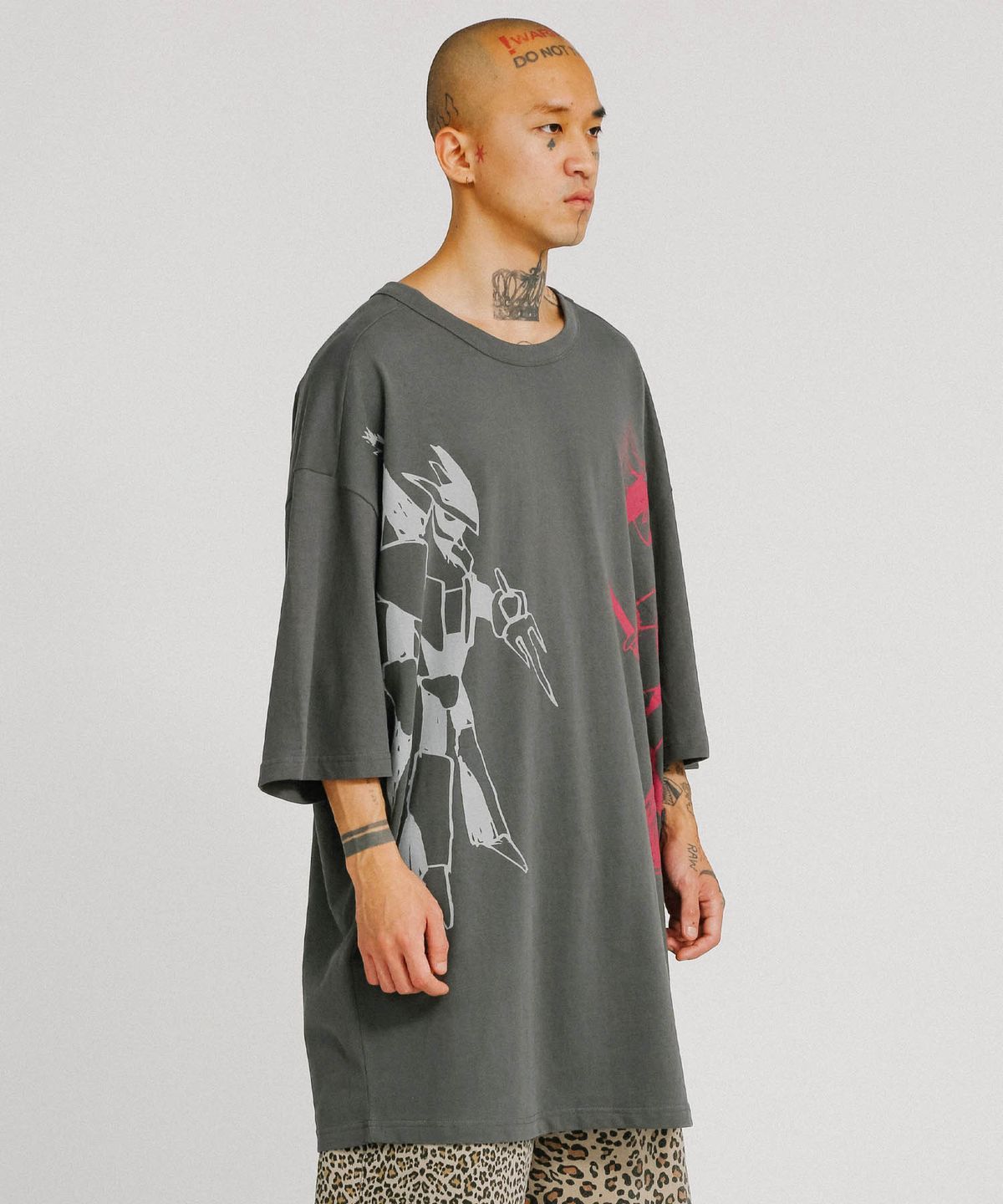 아조바이아조(AJOBYAJO) Robots Duel Oversized T-Shirt [Charcoal]
