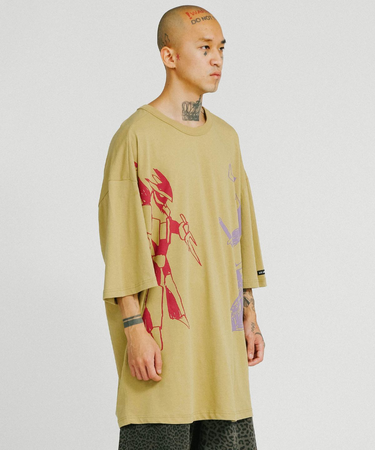아조바이아조(AJOBYAJO) Robots Duel Oversized T-Shirt [Mustard]