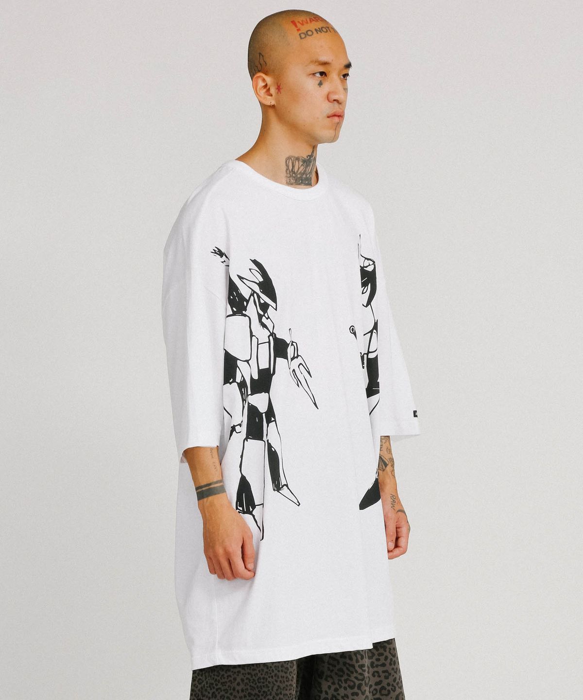아조바이아조(AJOBYAJO) Robots Duel Oversized T-Shirt [White]