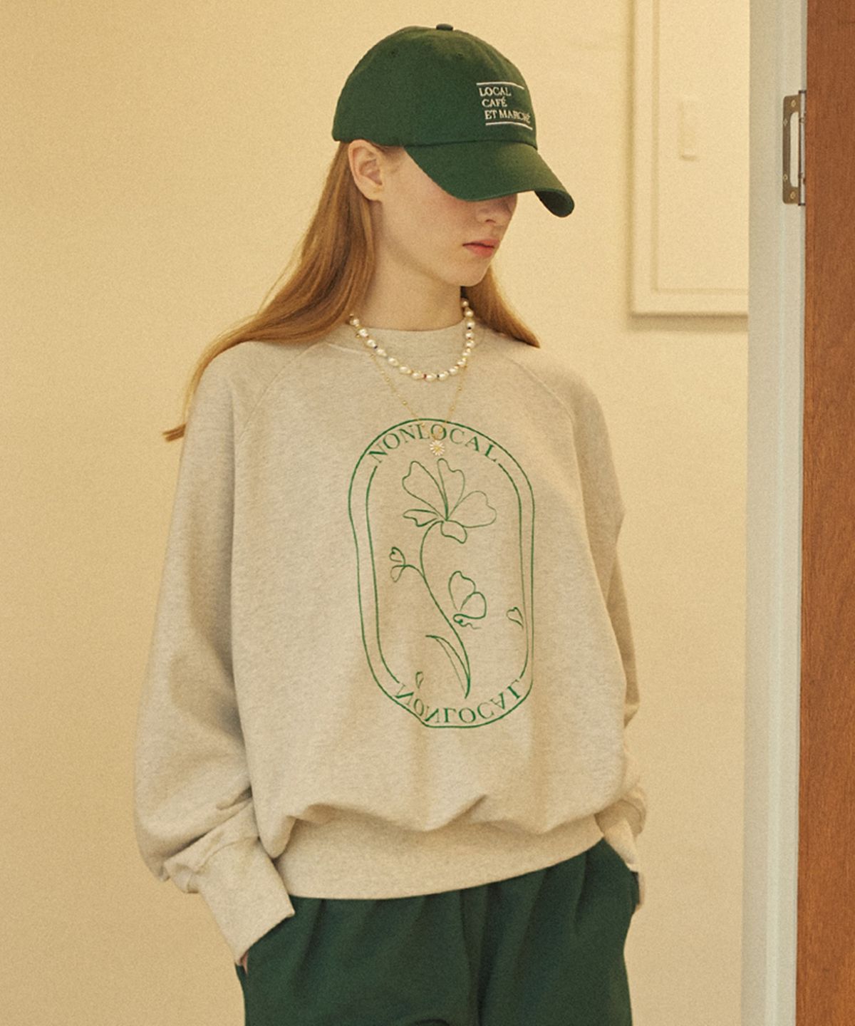 논로컬(NONLOCAL) [기모선택] Cosmos Print Sweatshirt - Oatmeal