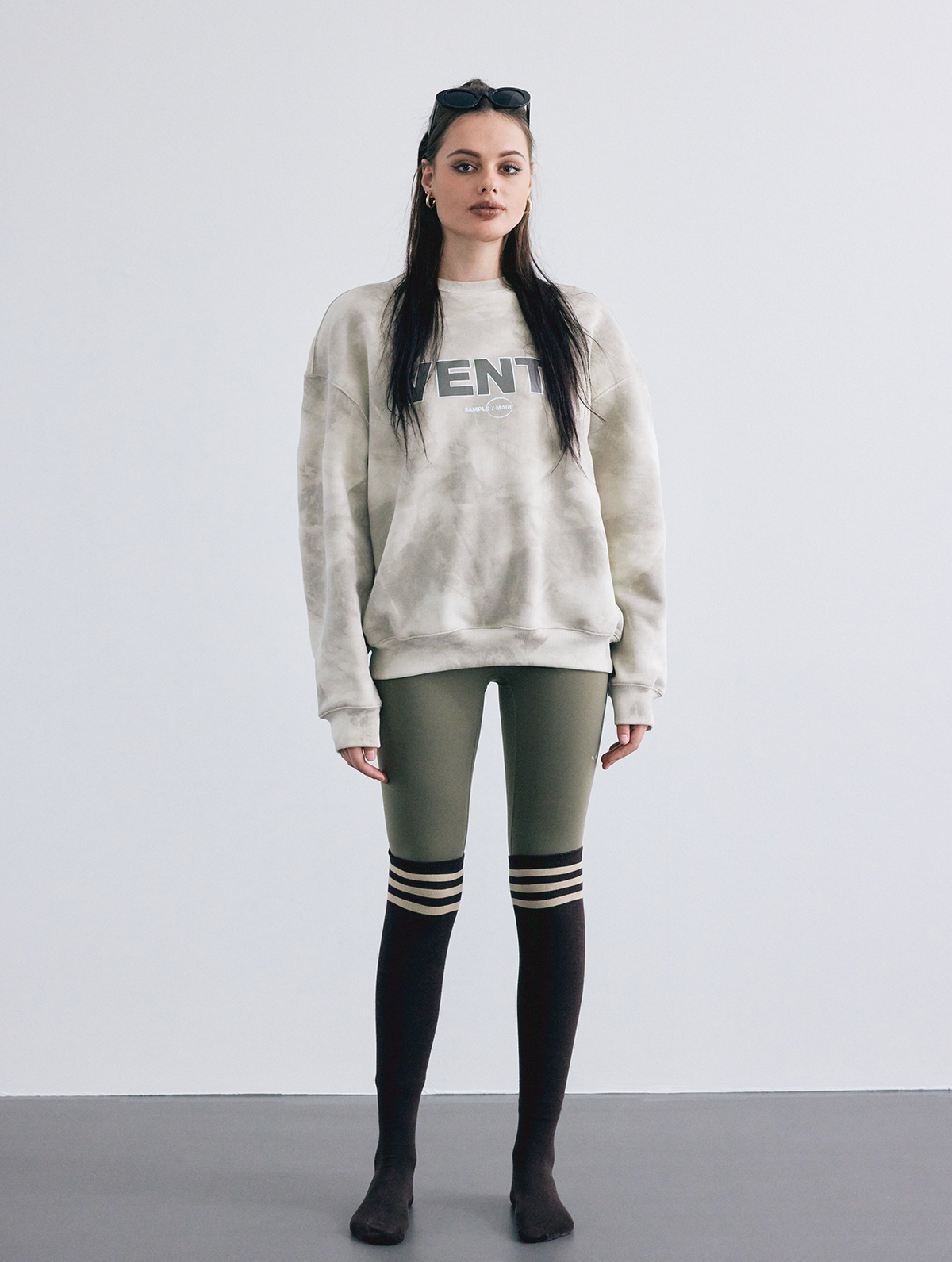 인지액티브(INJIACTIVE) VENTI TIE-DYE SWEATSHIRT 베이지