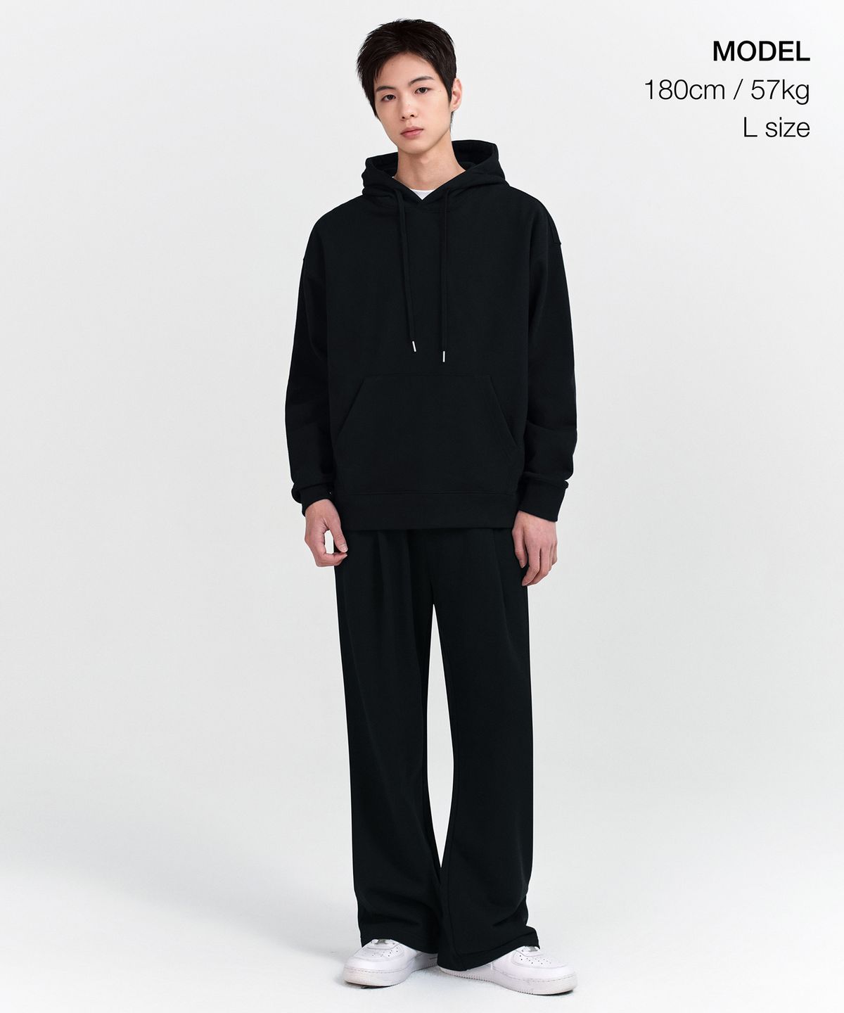 무신사 스탠다드(MUSINSA STANDARD) 원 턱 와이드 라운지 스웨트 팬츠 [블랙]