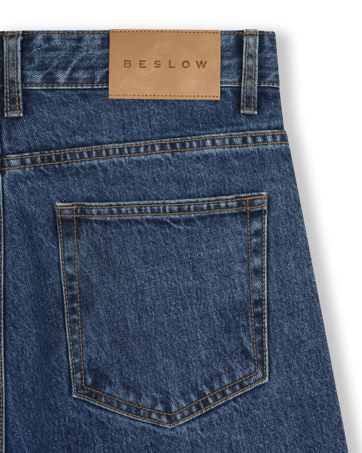 비슬로우(BESLOW) CONE MILL DEEP ONE TUCK JEAN MEDIUM WASHED