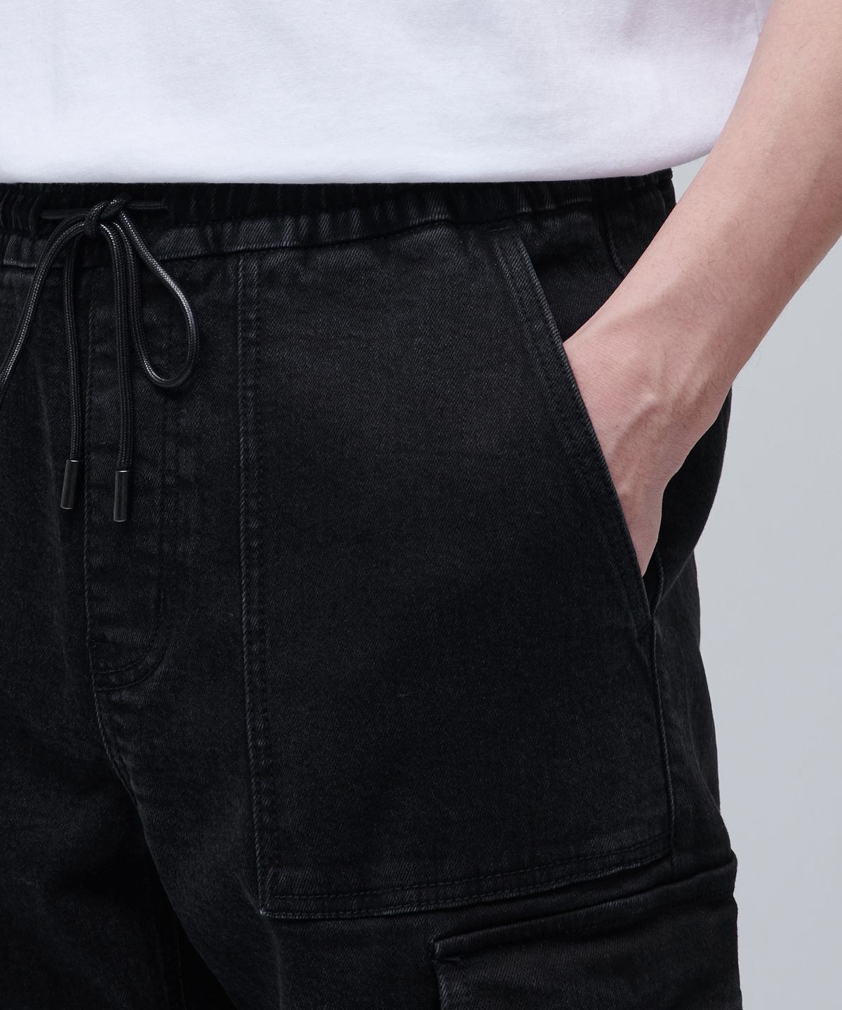 무신사 스탠다드(MUSINSA STANDARD) 데님 카고 조거 팬츠 [워시드 블랙]