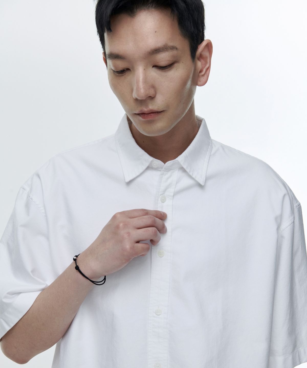 무신사 스탠다드(MUSINSA STANDARD) 오버사이즈 옥스포드 반소매 셔츠 [화이트]