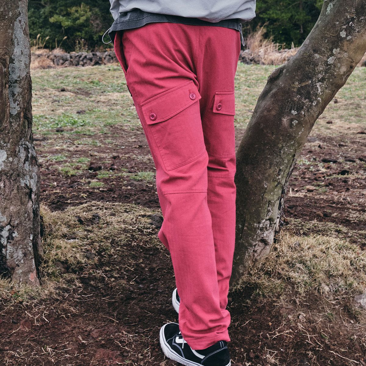 볼컴(VOLCOM) 헤링본 컴포트핏 카고 팬츠(레드)