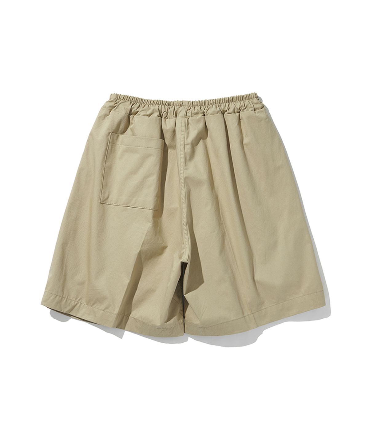 모아(MOAA) 버뮤다 투턱 하프 팬츠 (BEIGE)