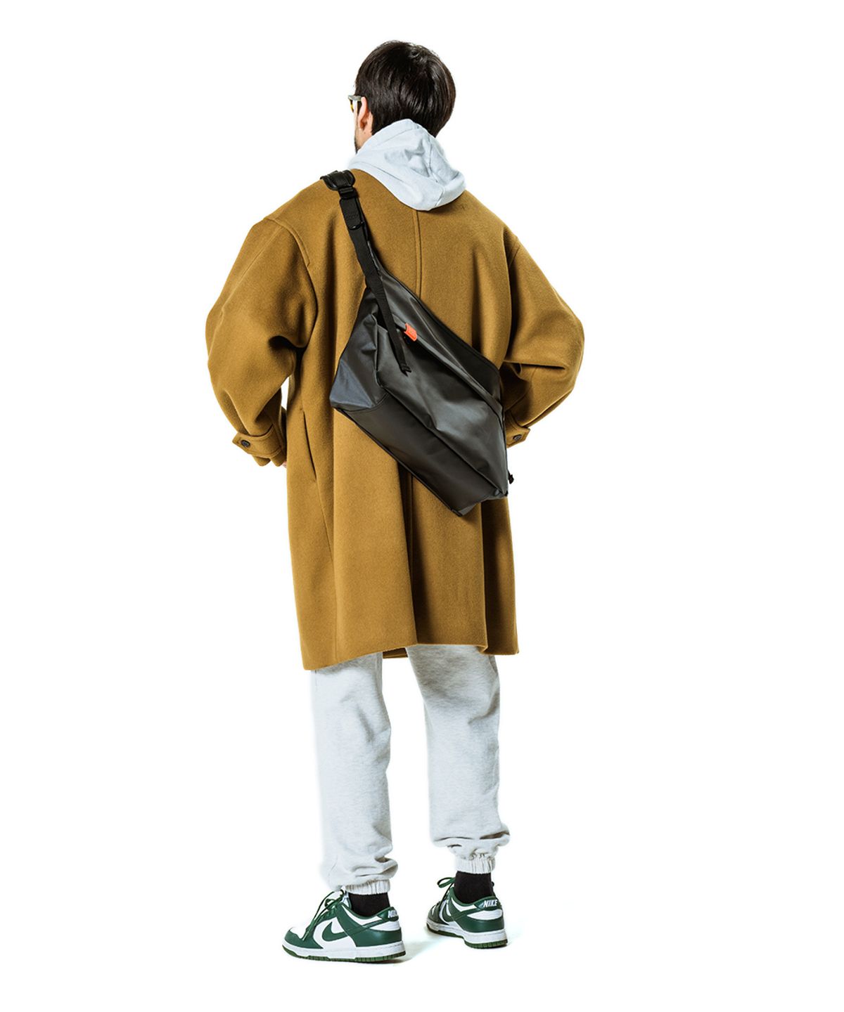 에이지 그레이(AGED GRAY) DAILYMESSENGER(BK)