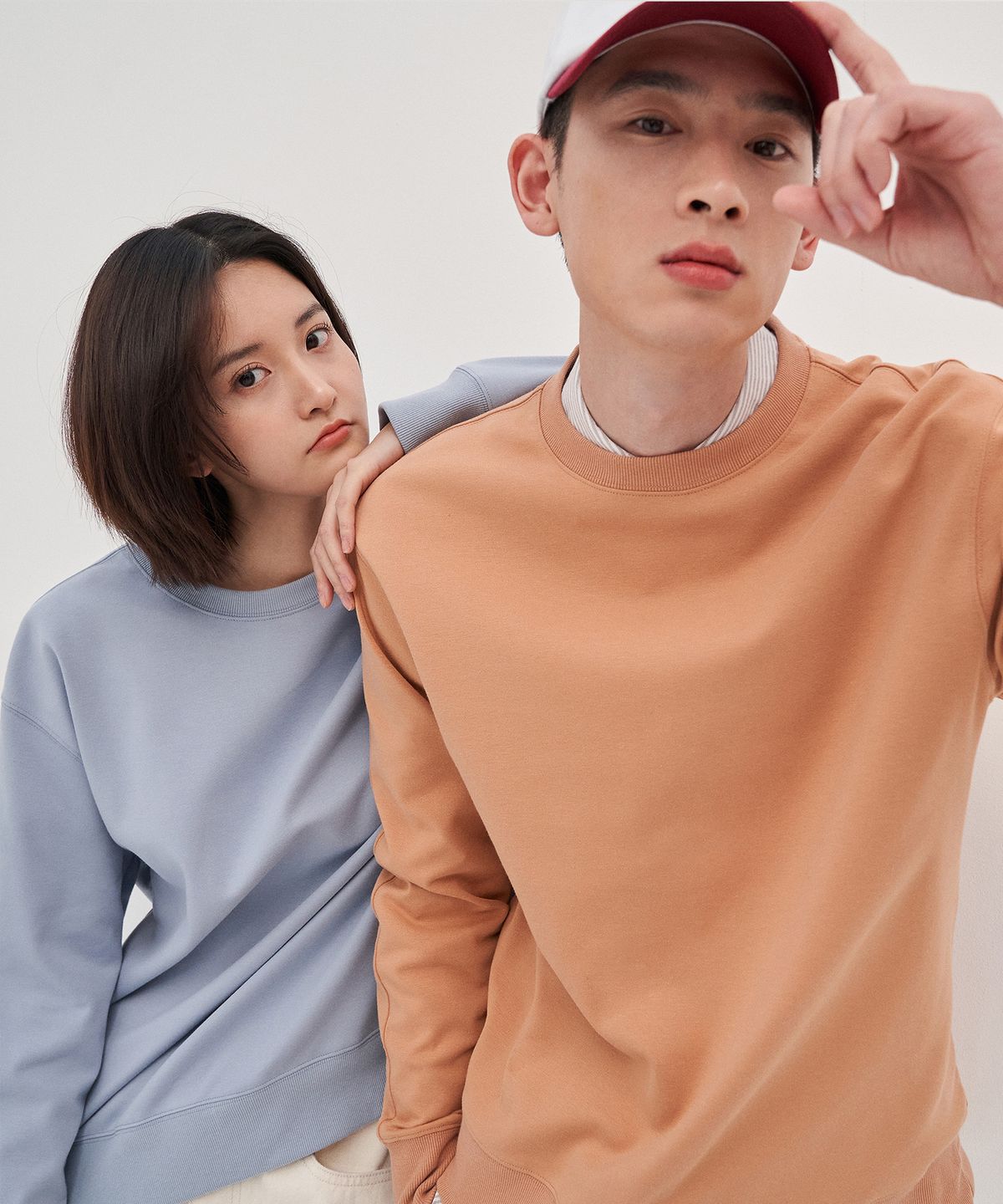 베이직하우스(BASIC HOUSE) UNI 리사이클 세미오버핏 맨투맨 오렌지 LWTS0101