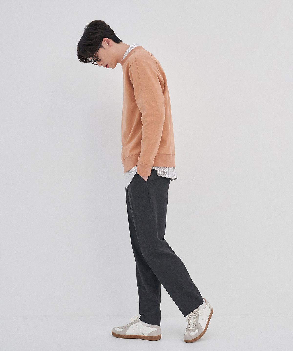 베이직하우스(BASIC HOUSE) UNI 리사이클 세미오버핏 맨투맨 오렌지 LWTS0101