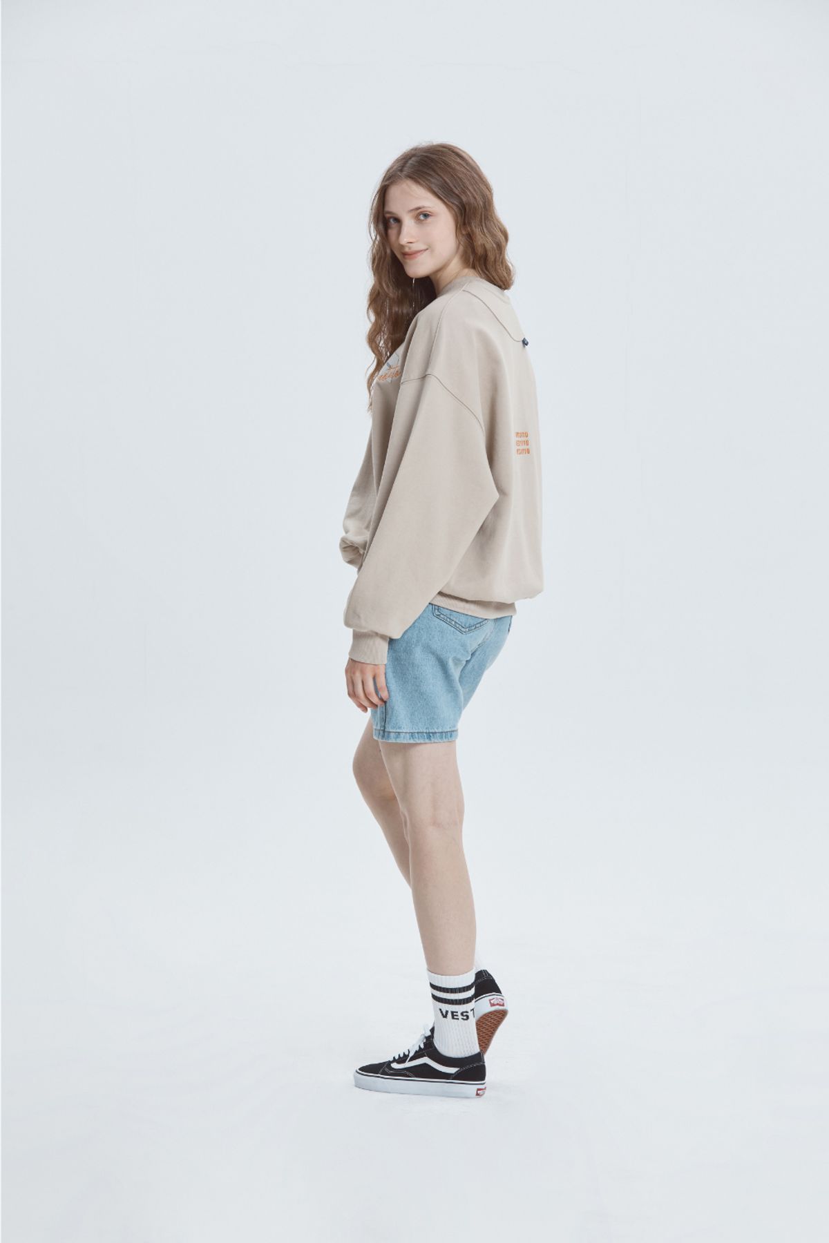 베스띠또(VESTITO) DOPPIO LOGO SWEAT(더블 로고 맨투맨 티)