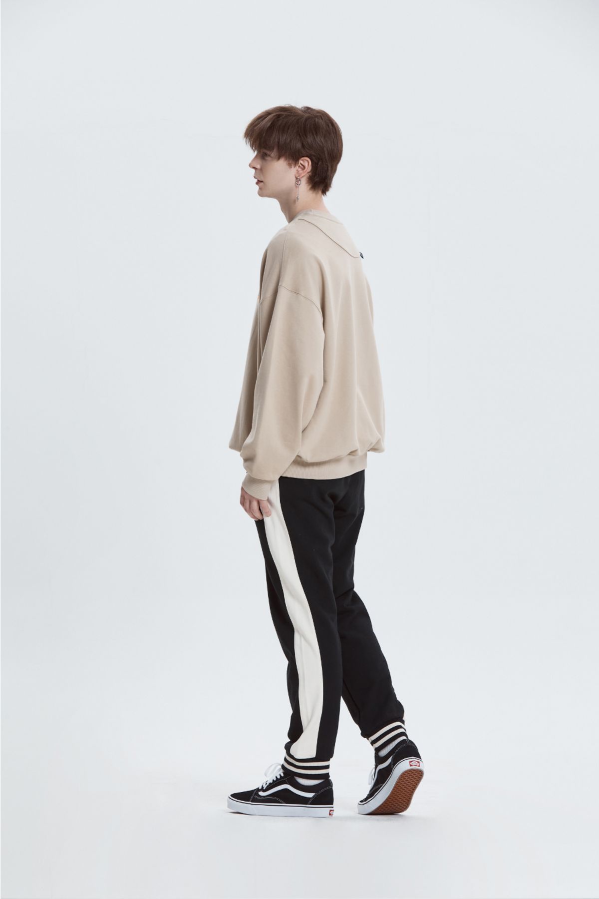 베스띠또(VESTITO) DOPPIO LOGO SWEAT(더블 로고 맨투맨 티)