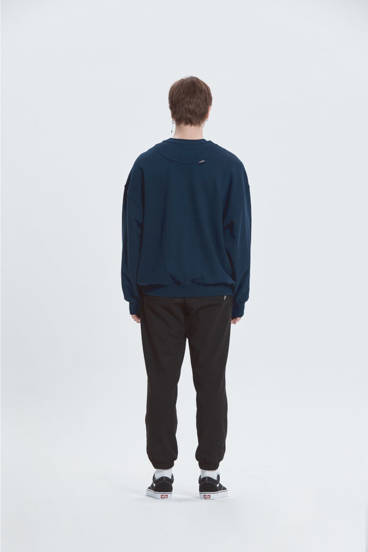 베스띠또(VESTITO) DOPPIO LOGO SWEAT(더블 로고 맨투맨 티)