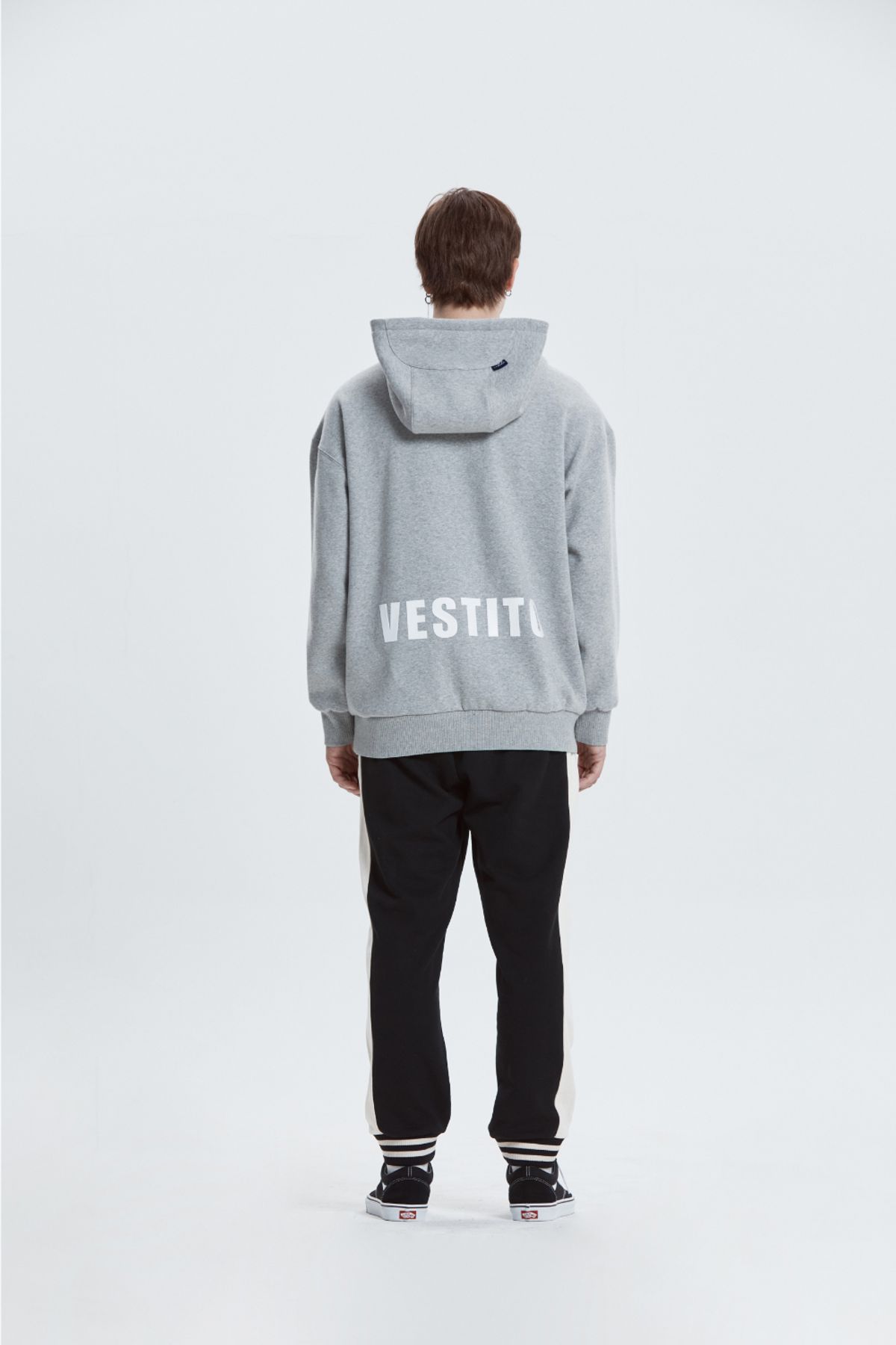 베스띠또(VESTITO) LOGO GRANDE HD SWEAT(빅 로고 후드 티)