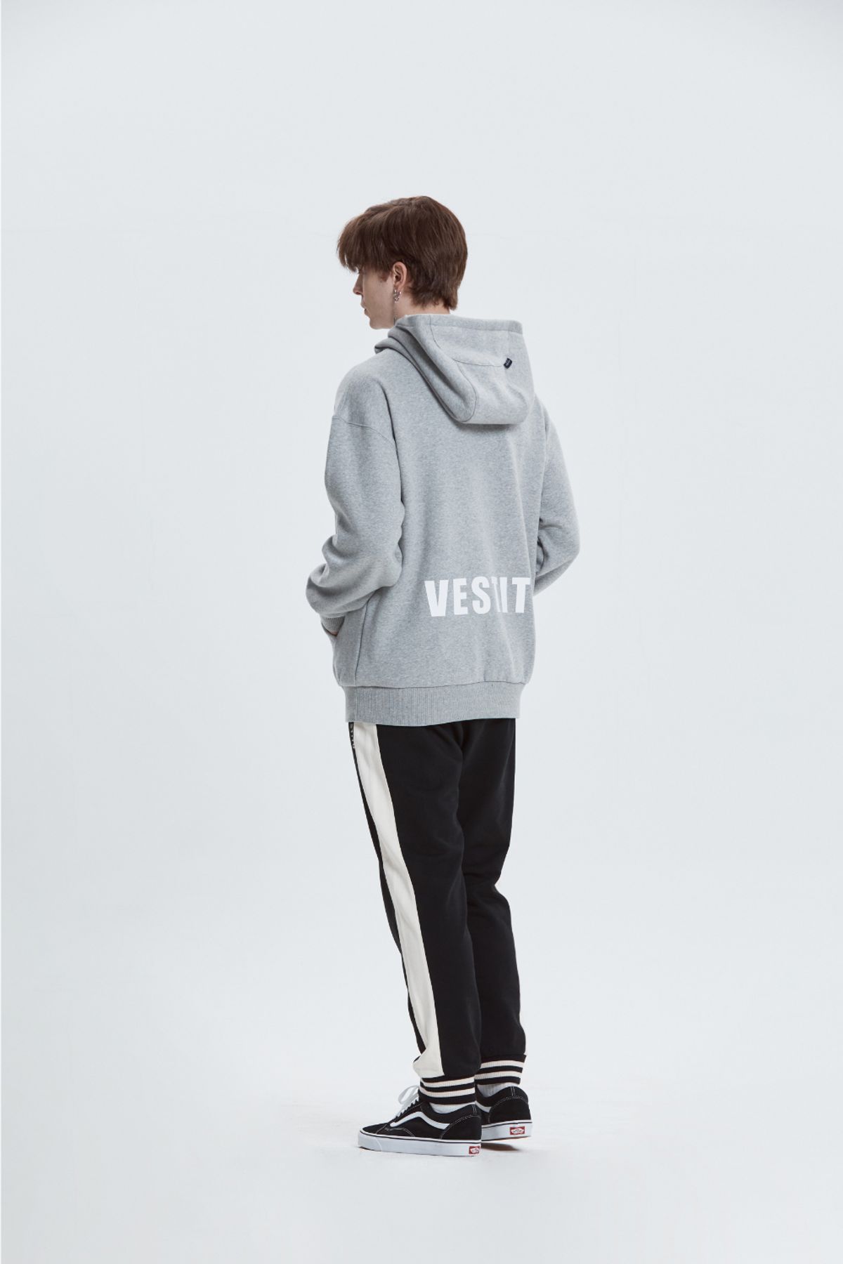 베스띠또(VESTITO) LOGO GRANDE HD SWEAT(빅 로고 후드 티)