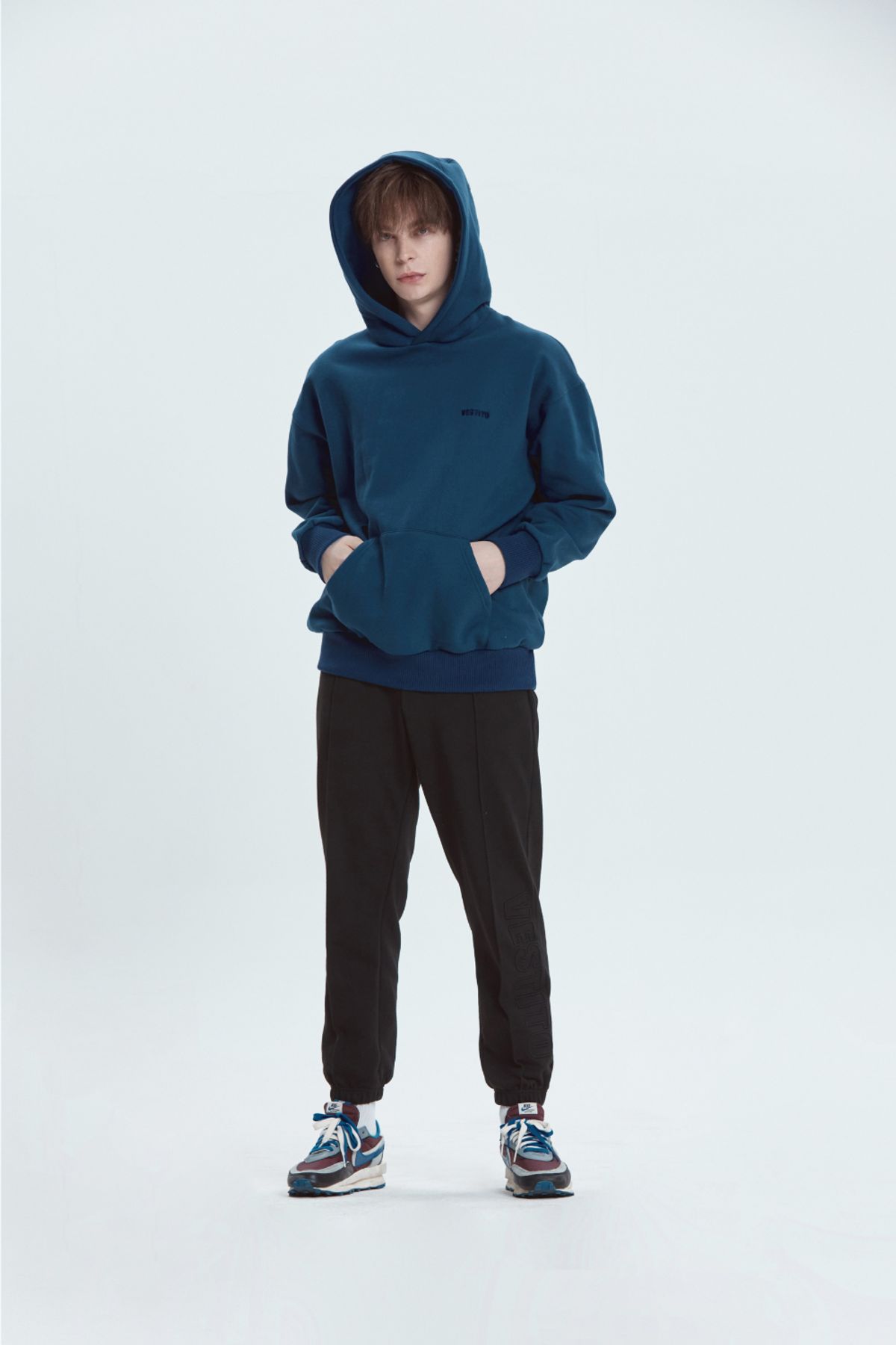 베스띠또(VESTITO) LOGO GRANDE HD SWEAT(빅 로고 후드 티)