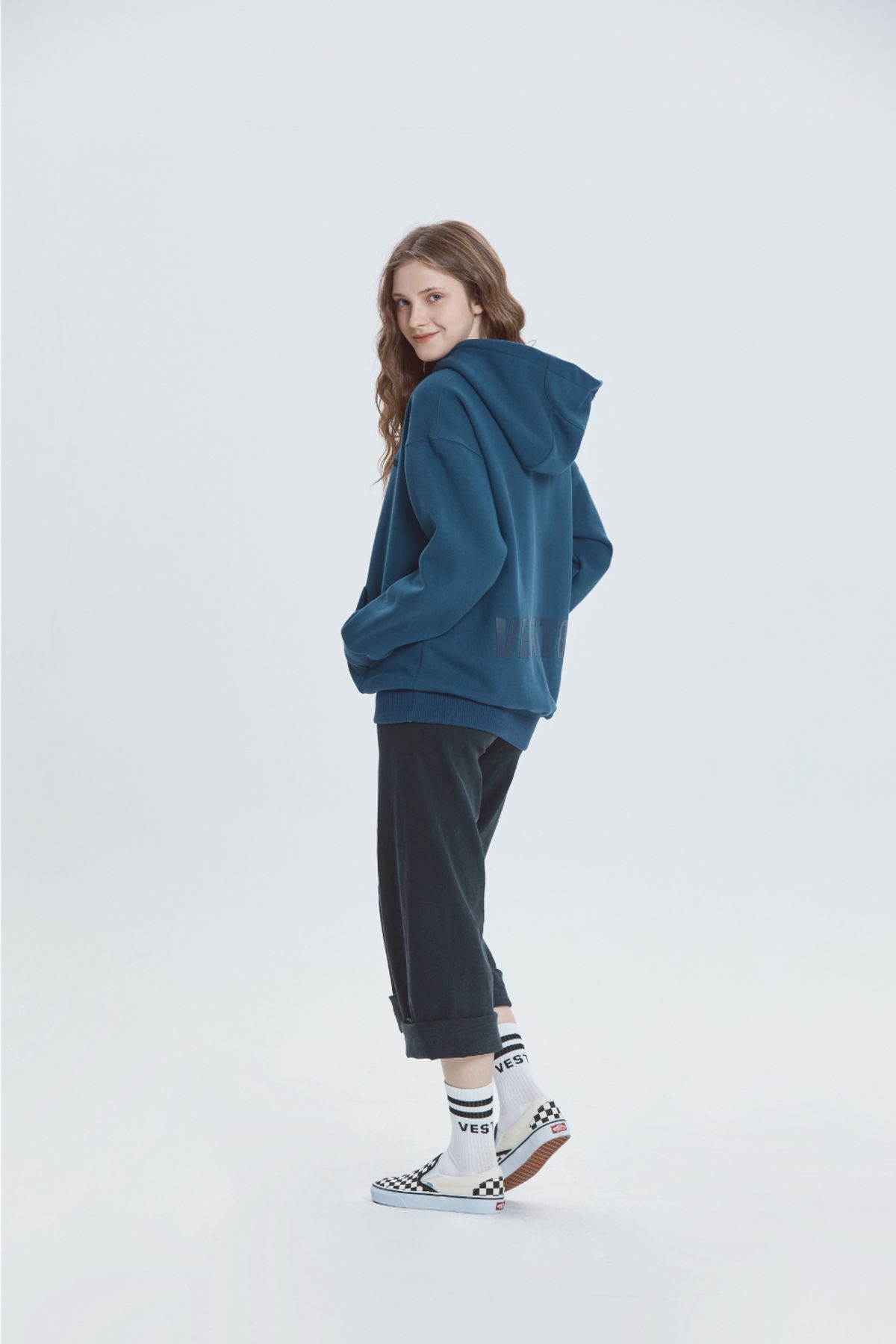 베스띠또(VESTITO) LOGO GRANDE HD SWEAT(빅 로고 후드 티)