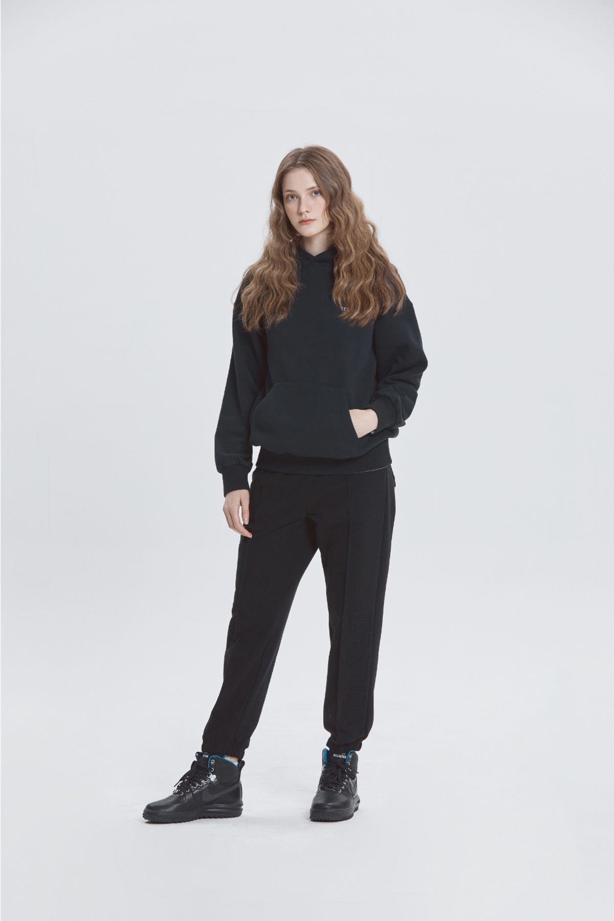 베스띠또(VESTITO) LOGO GRANDE HD SWEAT(빅 로고 후드 티)