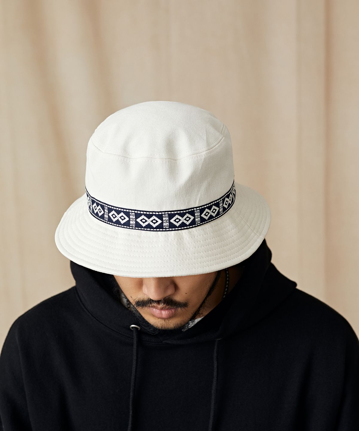 시티스트리트(CITY STREET) CTST ETHNIC BUCKET HAT IVORY(NAVY)