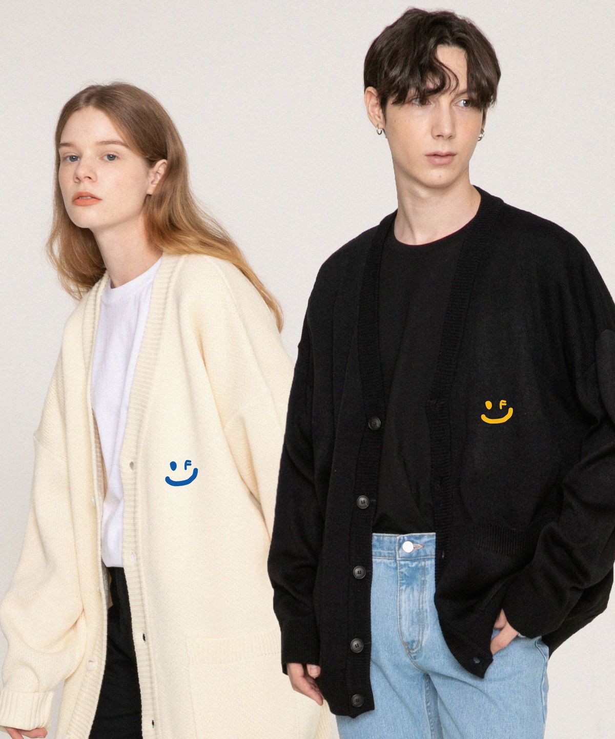 그레이버(GRAVER) [UNISEX]스몰 드로잉스마일 니트 가디건_블랙