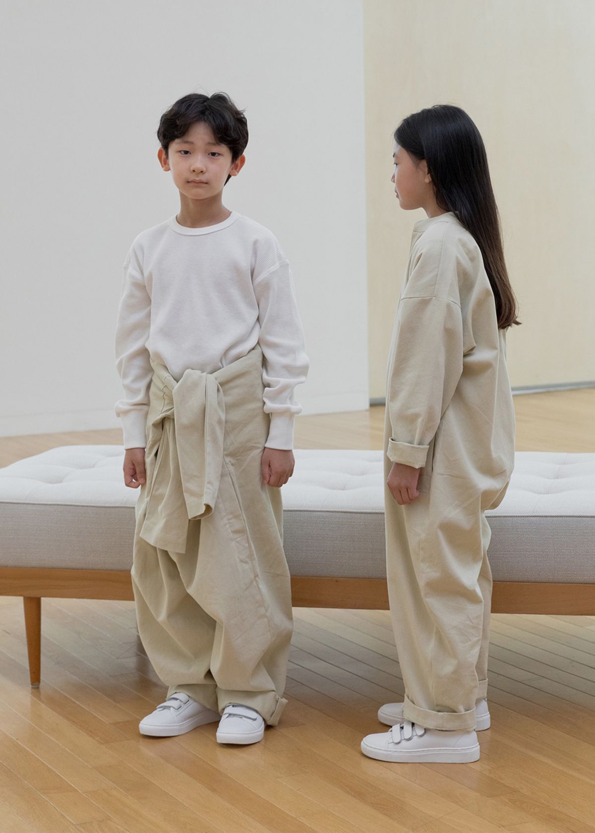 벤(BBEEEENN) 벤 에크루 점프수트