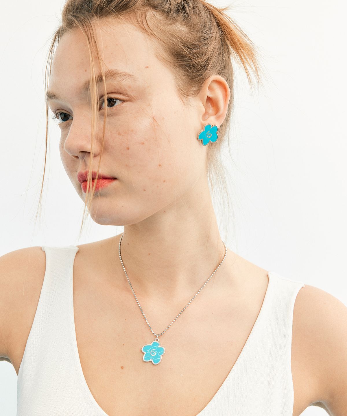 준준스페이스(JUNEJUNE SPACE) June Flower Earring_Blue(플라워 귀걸이_블루)