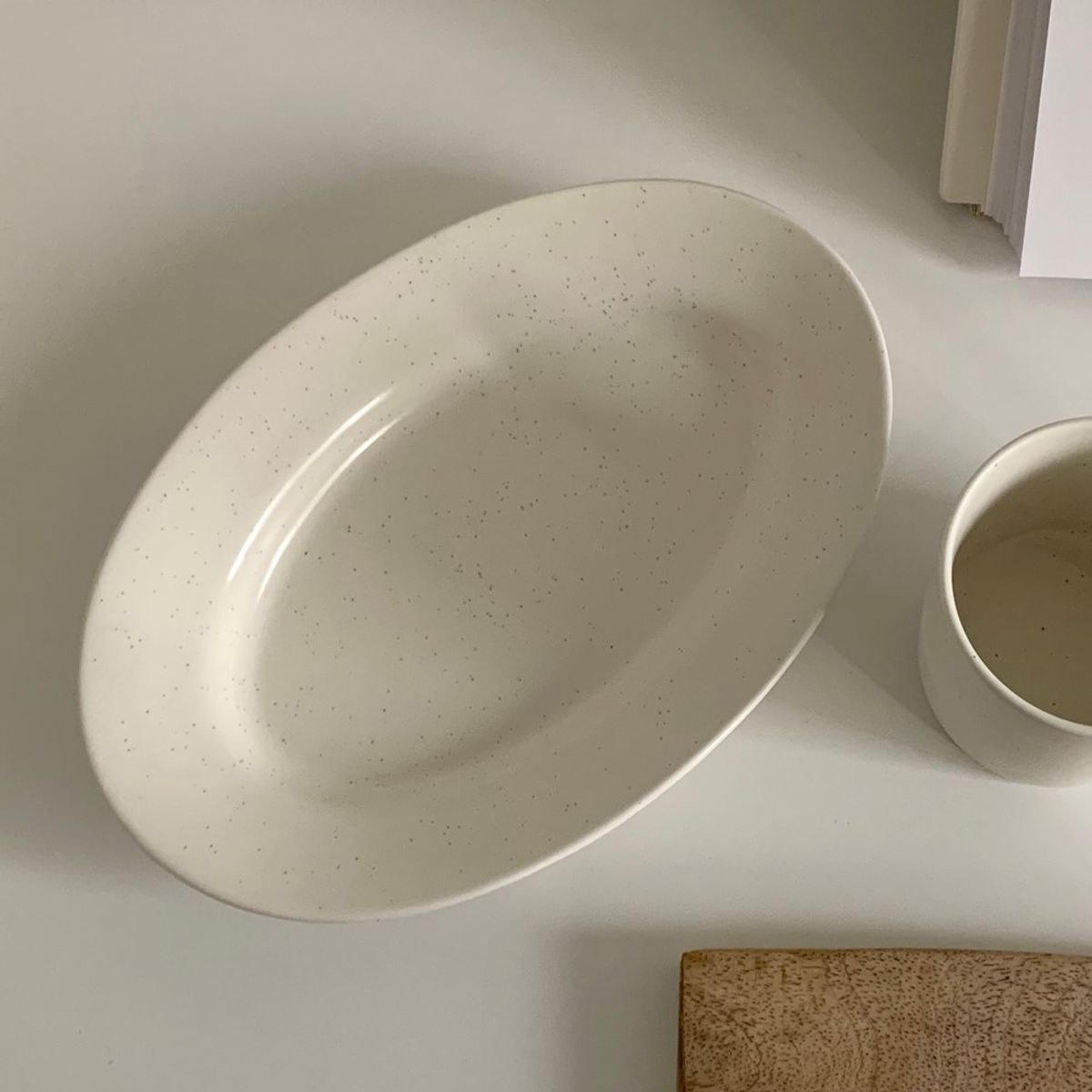 앨리건트 테이블(ELEGANT TABLE) 크림앤페퍼 플레이트& 머그