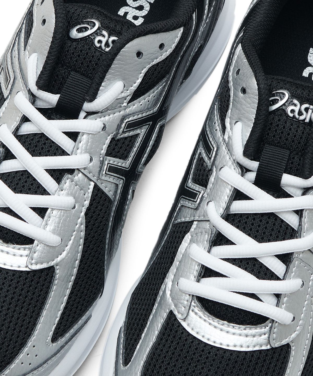 아식스(ASICS) 조그 100 S SMU (2E) - 블랙:퓨어 실버 / 1201A564-002