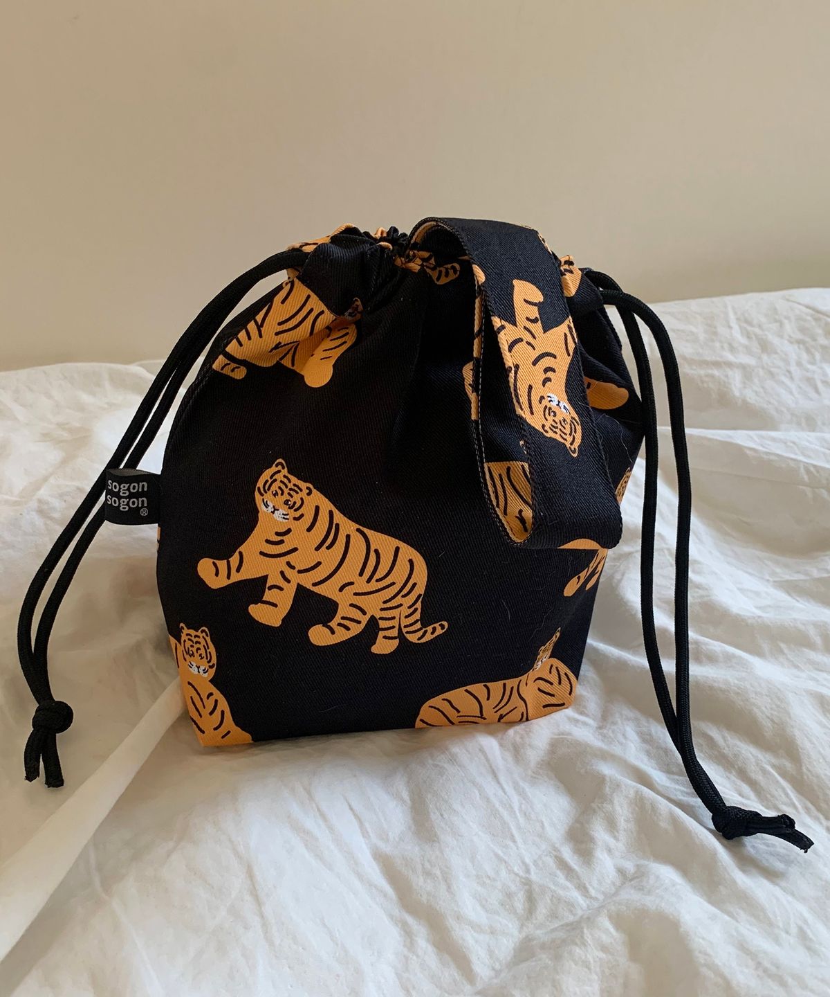 소곤소곤(SOGONSOGON) 22 tiger string bag