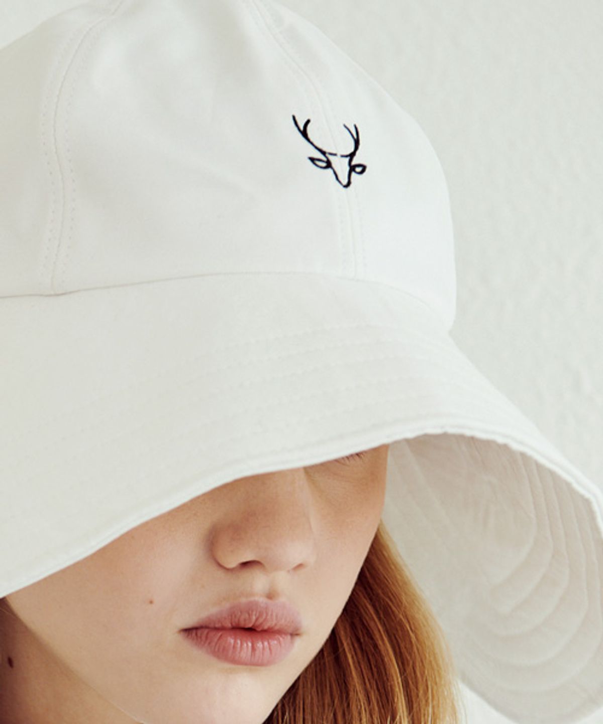 피아쁘(PIAP) 피아쁘 로고 버킷햇 화이트