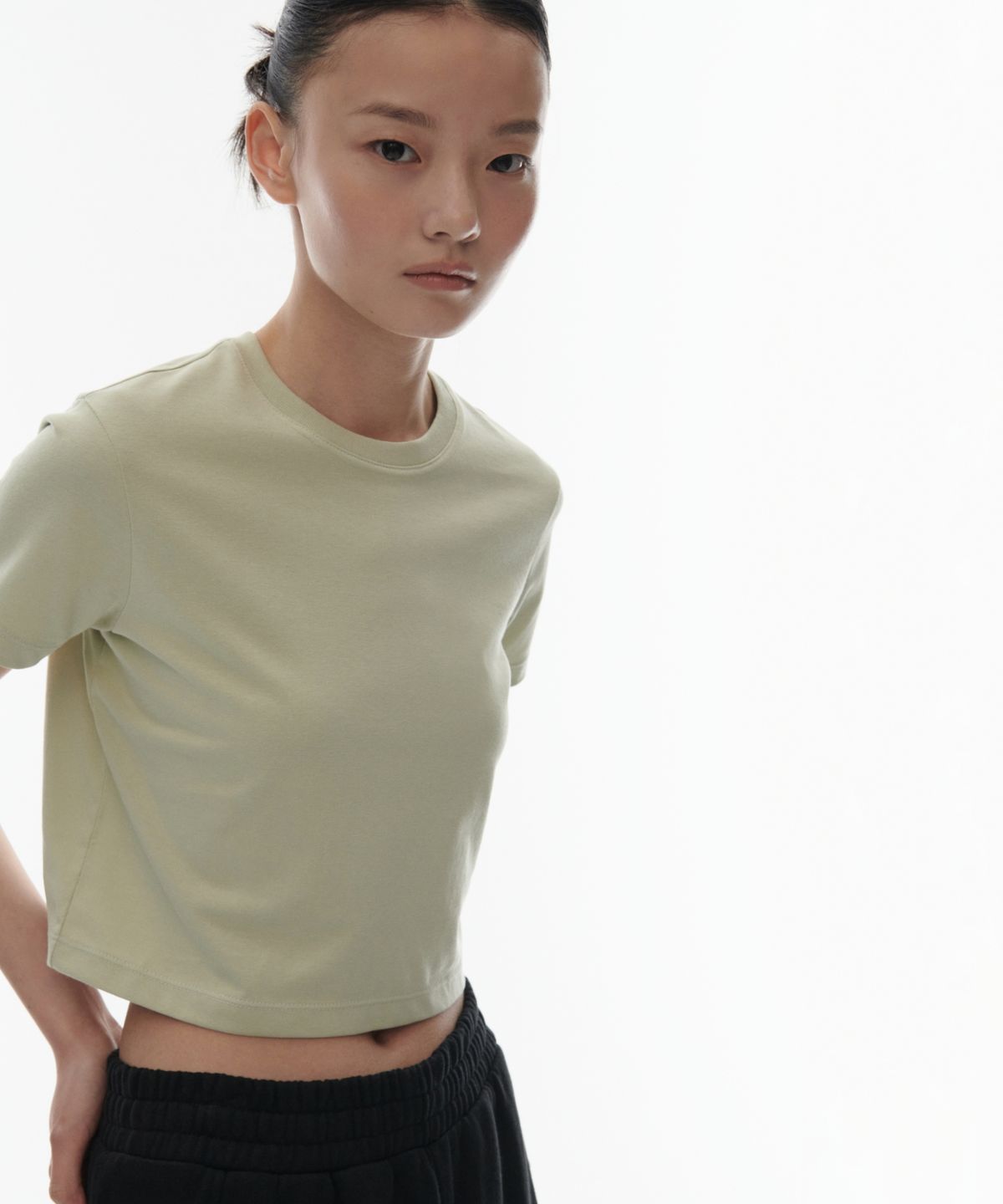 무신사 스탠다드 우먼(MUSINSA STANDARD WOMAN) [쿨탠다드] 우먼즈 크루 넥 크롭 티셔츠 [페일 그린]