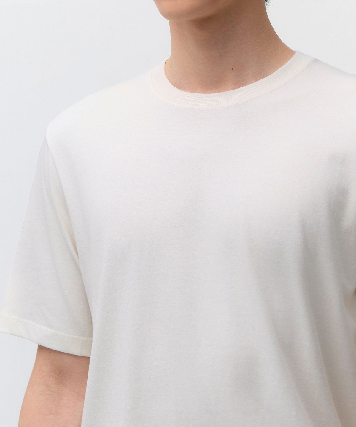 무신사 스탠다드(MUSINSA STANDARD) [쿨탠다드] 베이식 크루 넥 티셔츠 [크림]