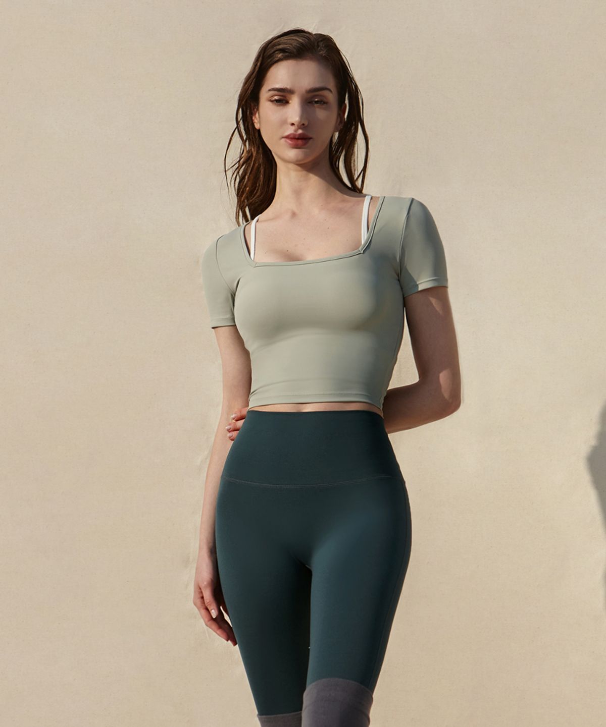 데비웨어(DEVIWEAR) 빌리 스퀘어넥 숏슬리브 DEVI-T0074-말차그린
