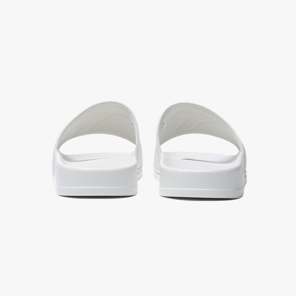 디아도라(diadora) 에센셜 슬라이드 WHITE