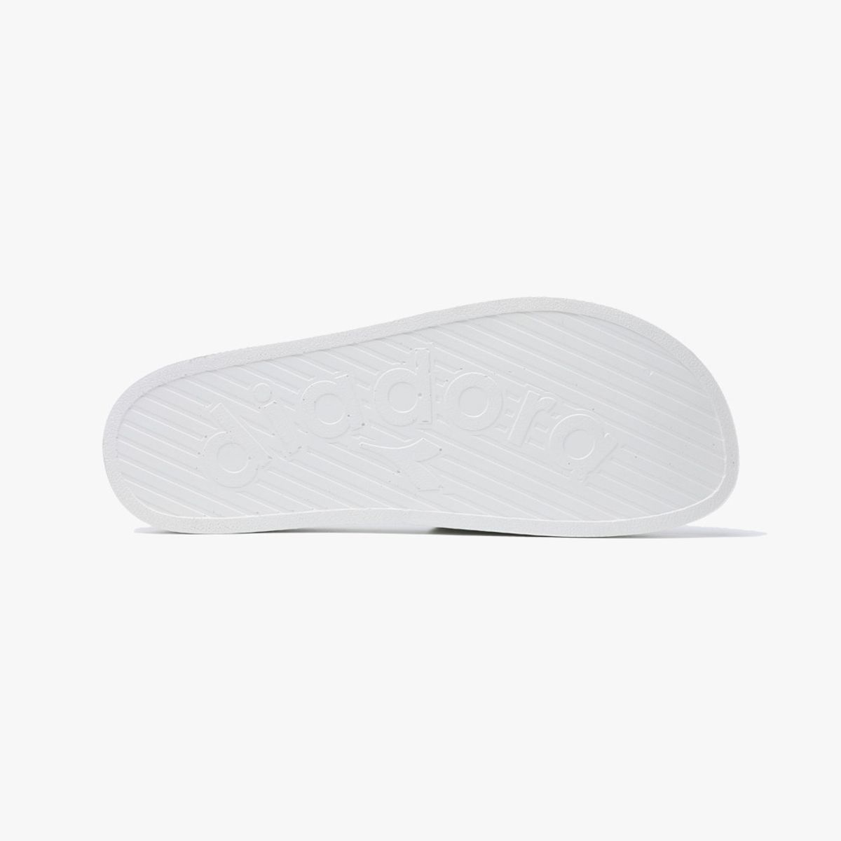 디아도라(diadora) 에센셜 슬라이드 WHITE