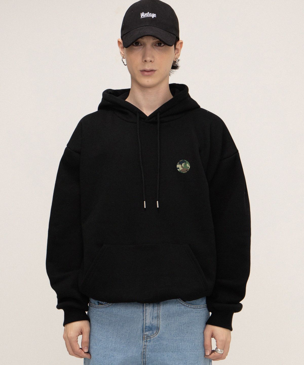 그레이버(GRAVER) [UNISEX]스몰 카모 도트스마일 후드티_블랙