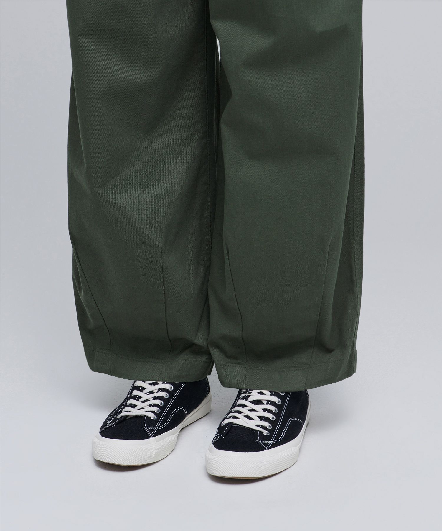 sanca】COMPACT CHINO TROUSERS BALLOON FIT | スマクロ原宿店の