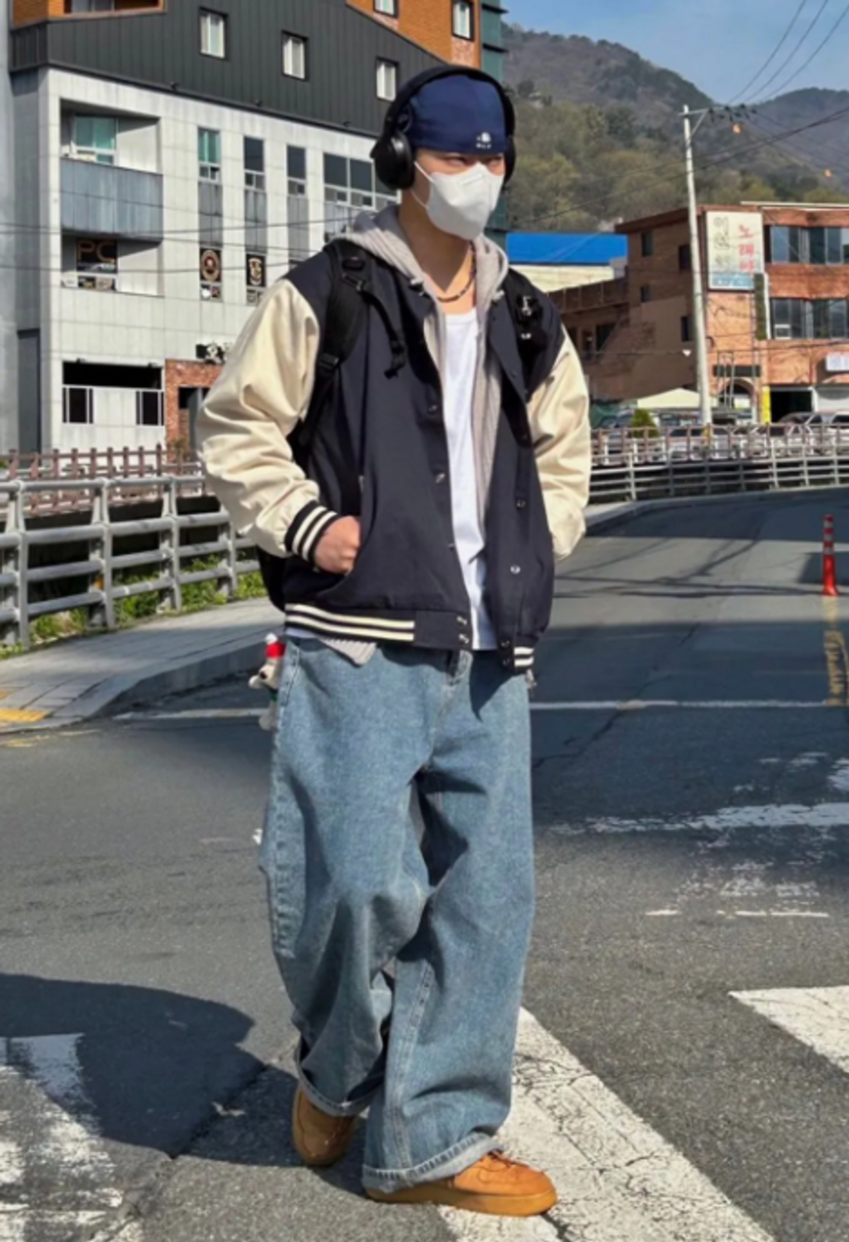 베테제(VETEZE) 빈티지 무드 베이스볼 자켓 (네이비)
